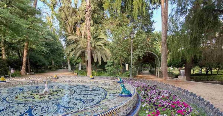 The frog fountain in Maria Luisa Park in the springtime, the best time to visit Seville.